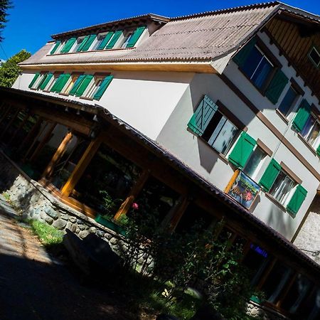 Hostel De La Plaza Amalia San Carlos de Bariloche Kültér fotó